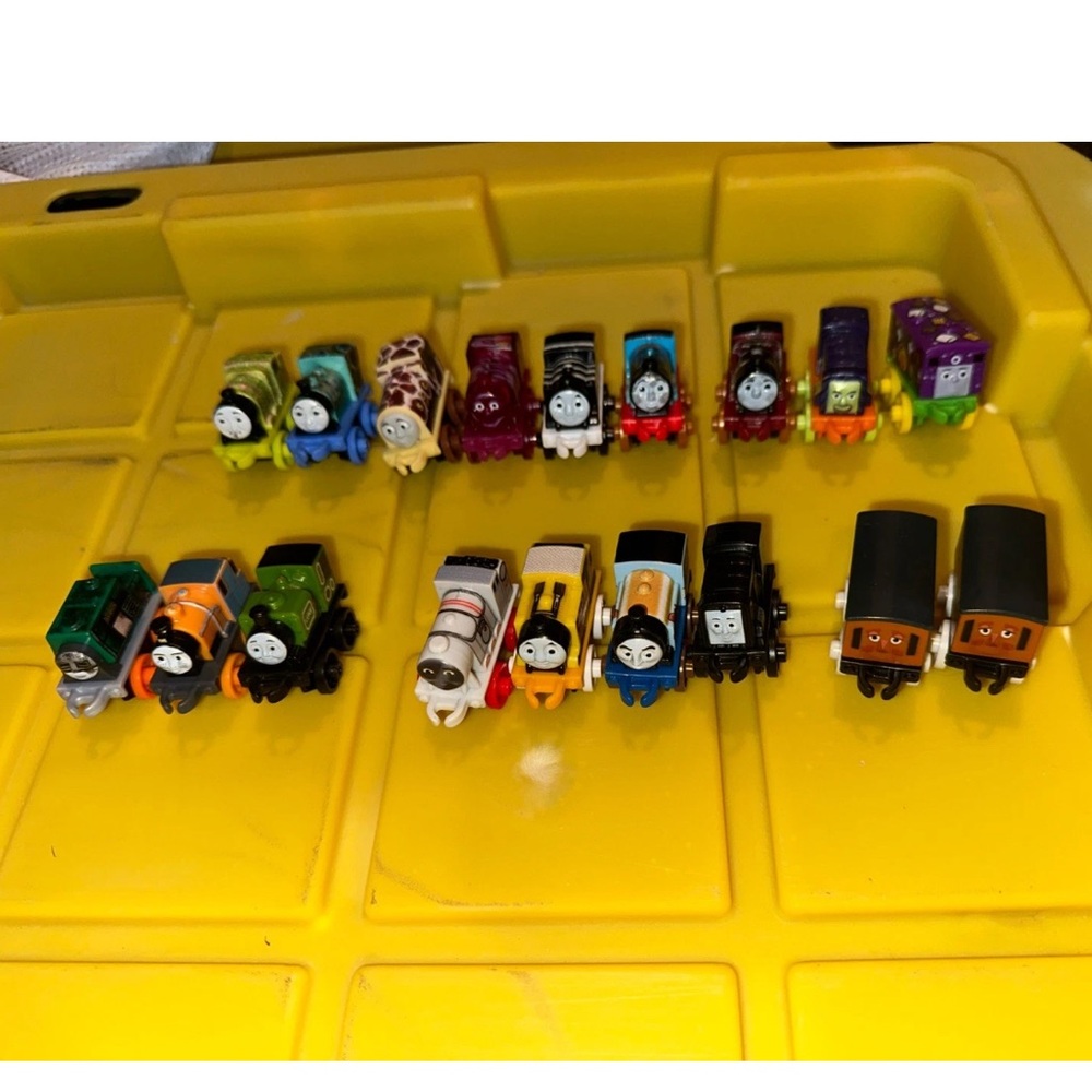 Thomas the Train & Friends Mini Engines, Zoo, Night Series & Others Lot of 18